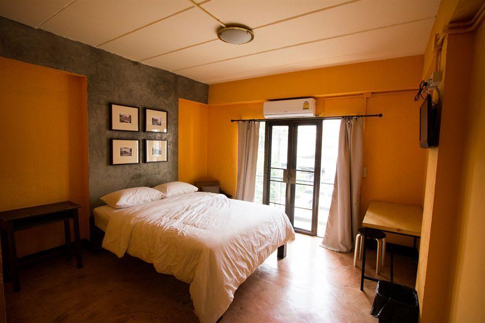 Isleep Guesthouse Чиангмай Екстериор снимка