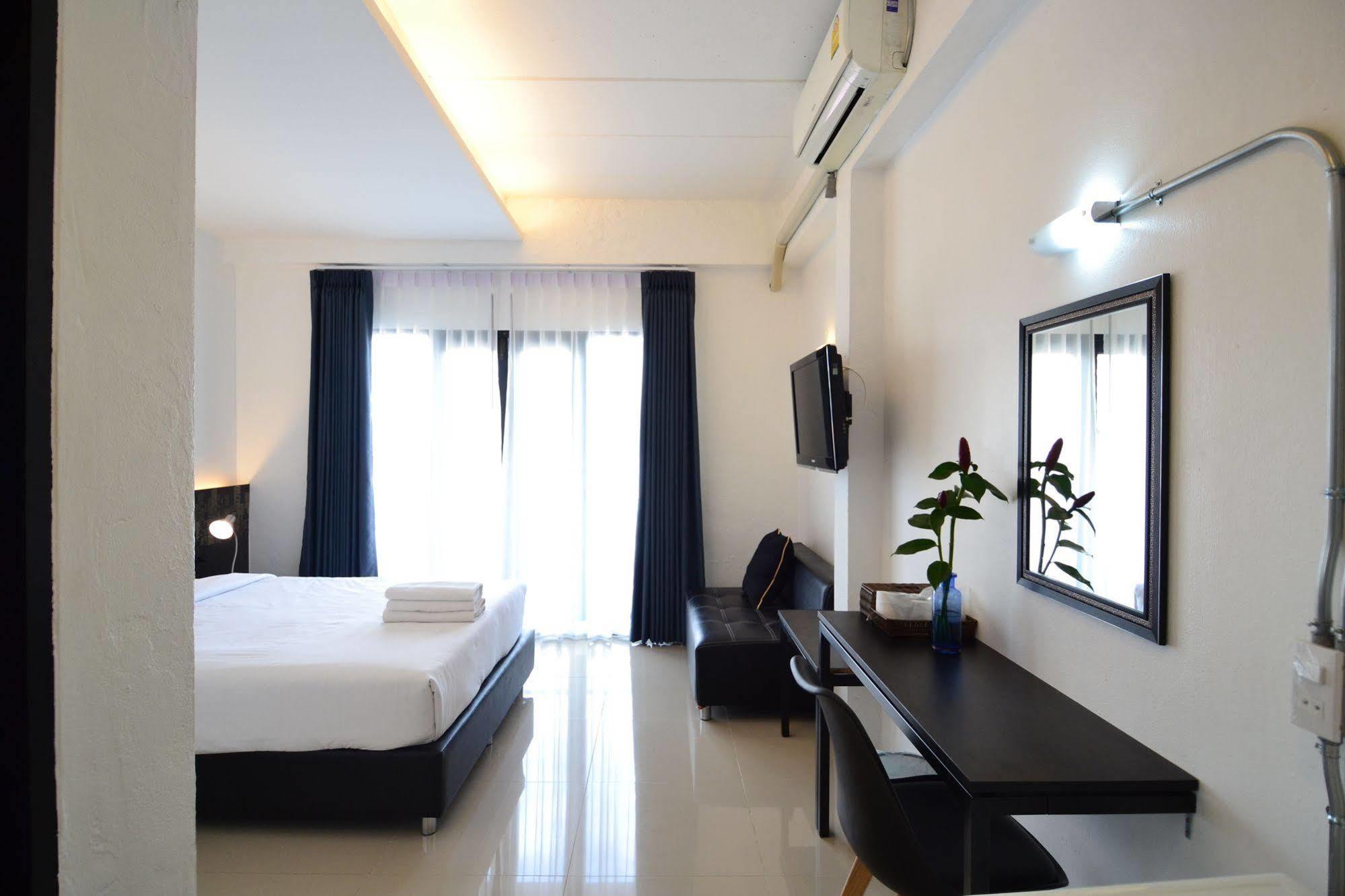 Isleep Guesthouse Чиангмай Екстериор снимка