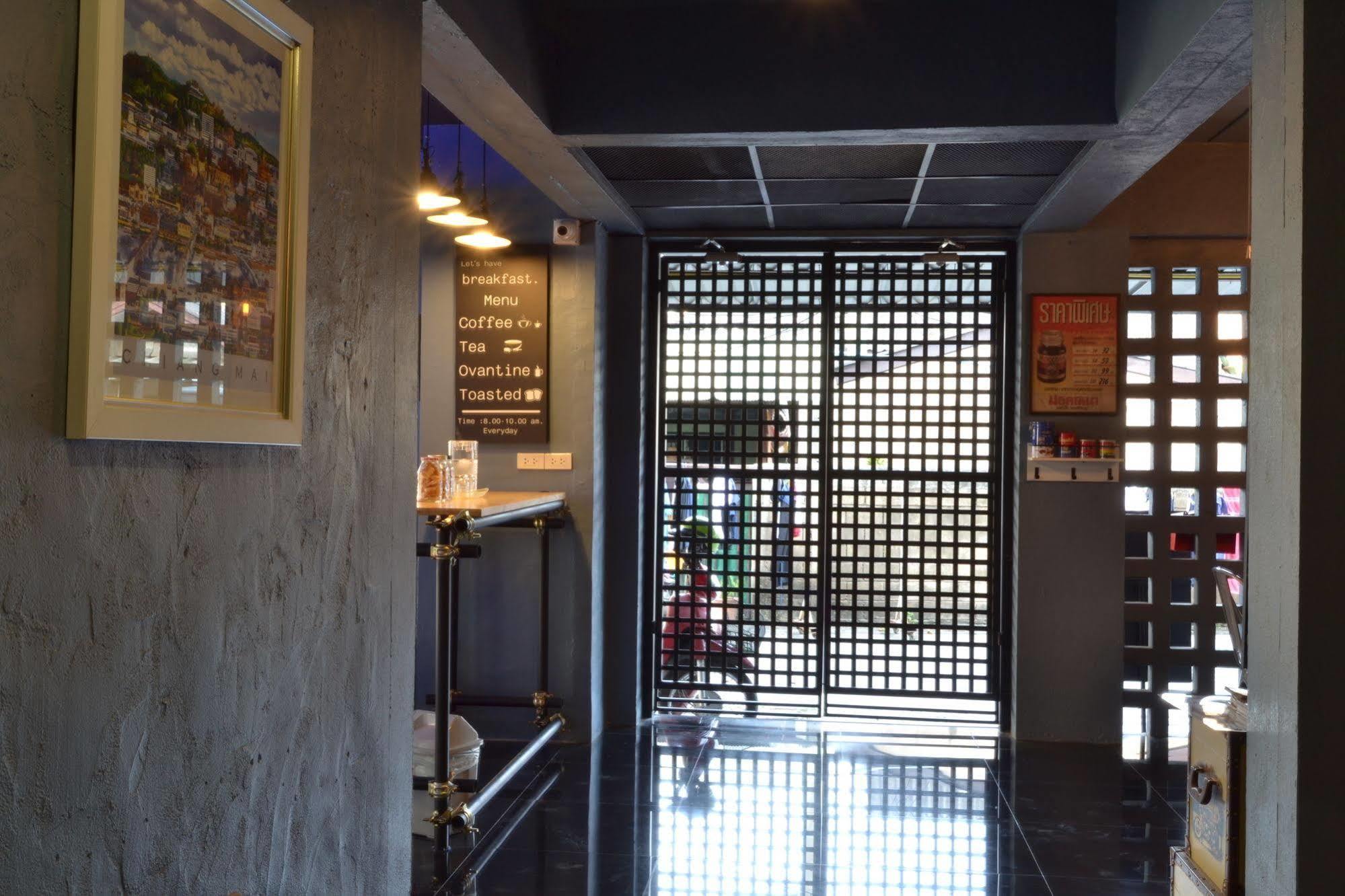 Isleep Guesthouse Чиангмай Екстериор снимка