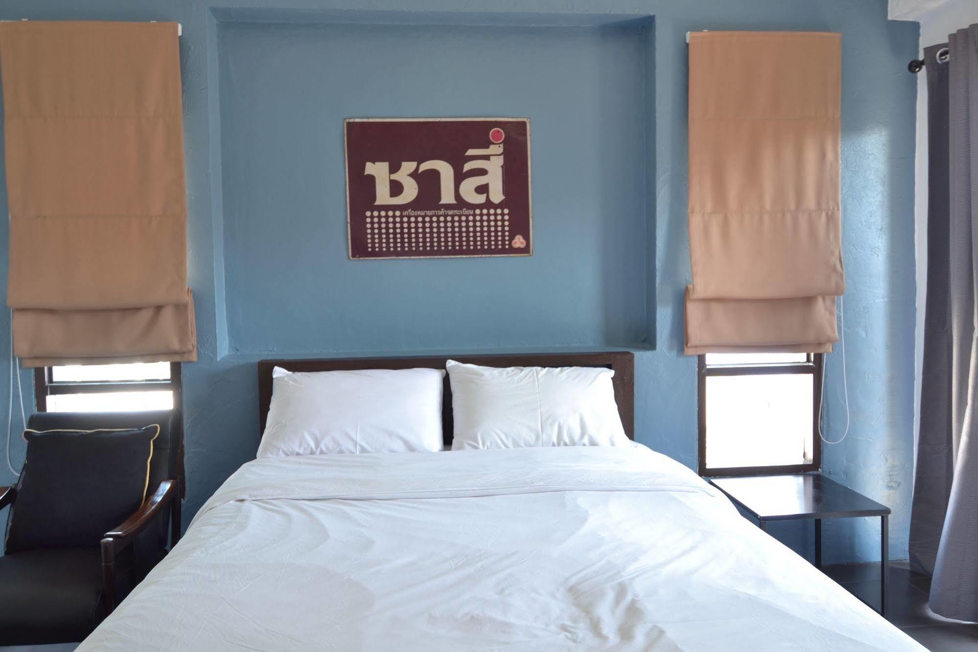Isleep Guesthouse Чиангмай Екстериор снимка