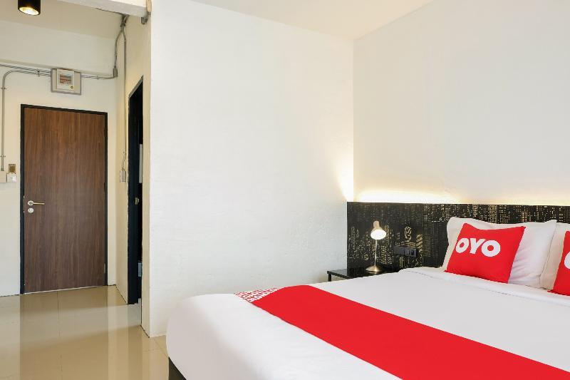 Isleep Guesthouse Чиангмай Екстериор снимка