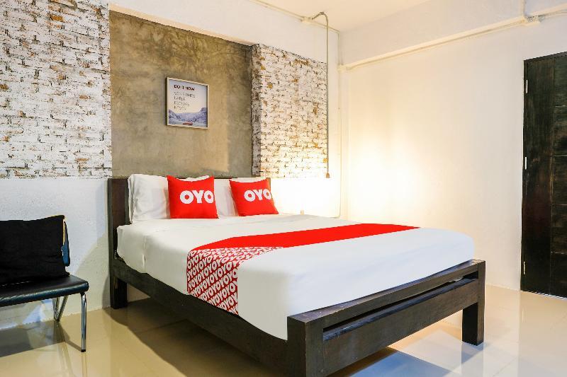 Isleep Guesthouse Чиангмай Екстериор снимка