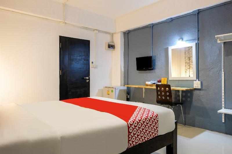 Isleep Guesthouse Чиангмай Екстериор снимка